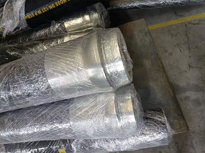 高压耐磨胶管现场使用中的检查要点与更换判断